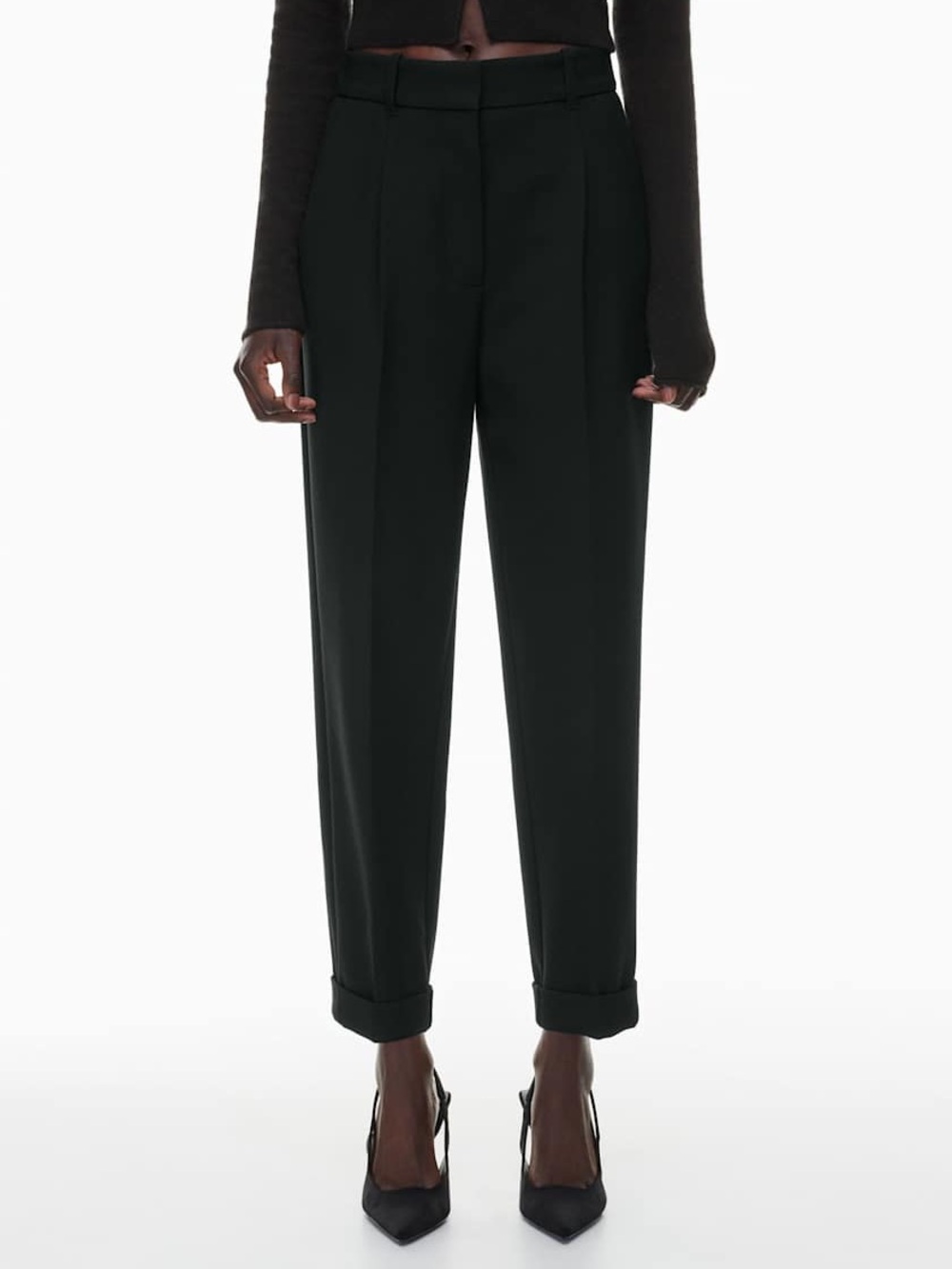 Aritzia Wilfred Dashwood Pant in Black Cuffed Tapered Trouser Size 6